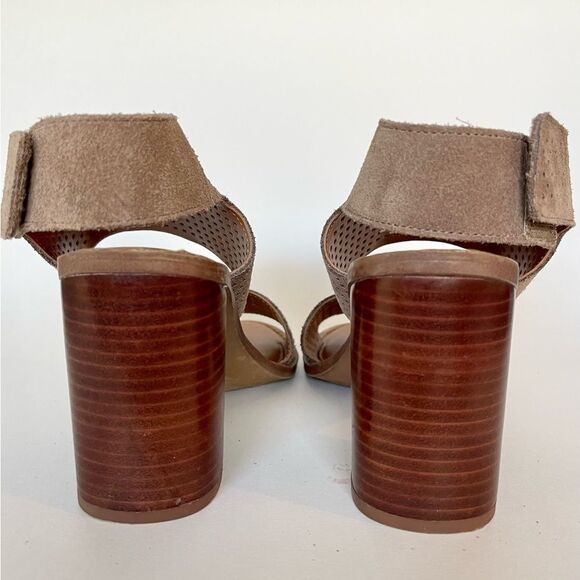 Franco Sarto Delores leather stacked heel Sandal in Taupe size 7.5 - Picture 2 of 5